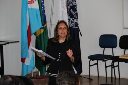 Professora Antonieta Vieira compartilha experiências com servidores