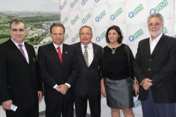 Vice-reitora, professora Édila Vilela von Pinho, recepciona autoridades