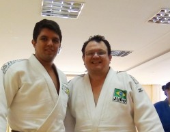 Paulo Estevão e o técnico da seleção de judô sub-21, Douglas Vieira