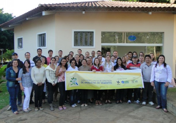 Formandos do Curso Teórico-Prático de Analistas de Sementes - edição 2013