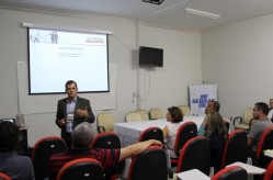 Representante do Núcleo Anjos do sul de Minas apresenta visão do mercado às empresas incubadas