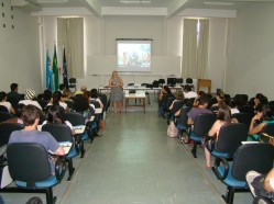 Universidade de Lincoln - Ellie Langton