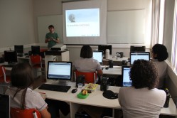 Responsável pela Unidade Web Master Scielo, Alex Mendonça, durante curso de capacitação na UFLA  