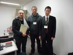 Gilles Chaix (Cirad, France), Paulo Hein (DCF/UFLA) e Prof. Satoru Tsuchikawa (Nagoya University, Japan)