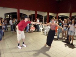 Estudantes participam da I Festa Internacional da UFLA: comidas típicas e danças de diferentes países 