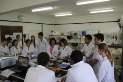 Aula prática de expressão genética por Tempo Real realizada pela doutoranda na área de Biotecnologia Vegetal na UFLA Christiane Noronha Fernandez Brun. 