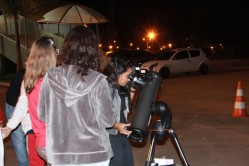 Observação do céu com telescópios foi um dos atrativos