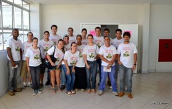 Estudantes da UFLA durante a campanha "Brejeiros Solidários", em fevereiro de 2014. No público feminino, Aline é a primeira da esq. p/ a dir. Foto: Luiz Gustavo Pereira.