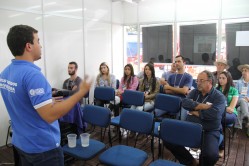Estudante do Necaf faz apresentação no Estande da UFLA e InovaCafé no primeiro dia da Expocafé 2015