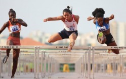 Janine Souza conquista a medalha de prata, nos 100 metros com barreiras. Foto: Luiz Pires/ Confederação Brasileira do Desporto Universitário