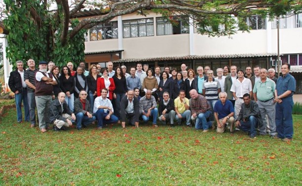 Quadro de professores e técnicos em 2011, quando o Departamento realizou a sua 500ª Assembleia Departamental