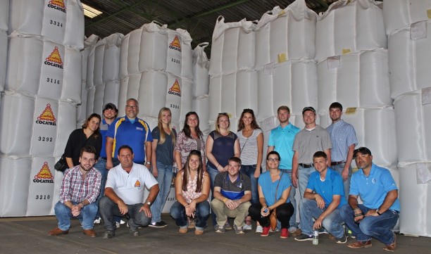 Estudantes e professores americanos conhecem a Cocatrel e aprendem mais sobre os setores do sistema agroindustrial do café 