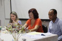 Os educadores Sandra Maria Lara, Cláudia Ribeiro e João Paulo Pereira apresentam apreciações sobre a temática
