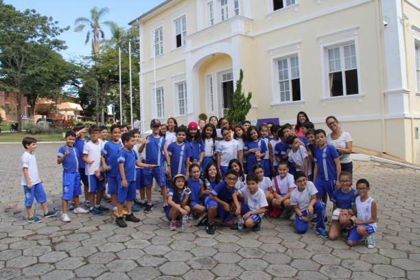 Estudantes da Escola Nossa Senhora de Lourdes visitam a exposição