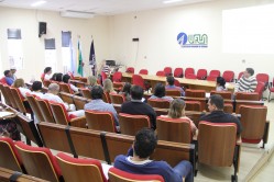 Nessa primeira reunião, houve a participação de representantes dos hospitais da cidade - Santa Casa e Vaz Monteiro, gestores municipais, coordenadores de Programa de Saúde da Família (PSFs), Unidade de Pronto Atendimento (UPA), Unilavras, Conselho Municipal de Saúde, além de representantes dos cursos da UFLA de Medicina, Educação Física e Nutrição