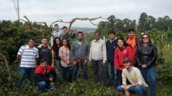 O professor-visitante Sisir Mitra compartilha experiência com professores e estudantes da UFLA