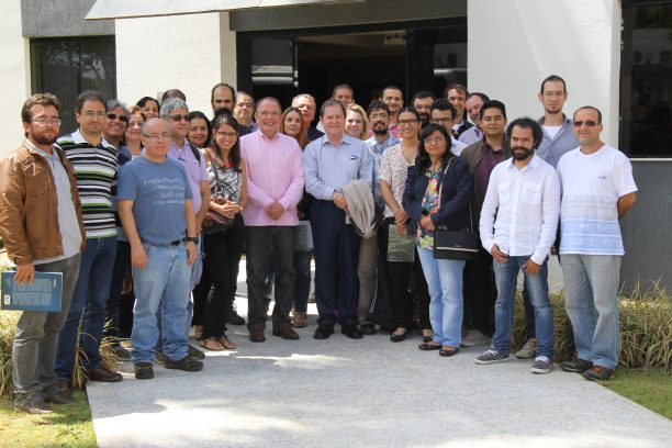 Equipe de gestão da Universidade e professores do DFI recebem o professor Sérgio Rezende em visita à UFLA