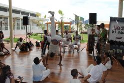 Grupo de Capoeira Uniginga - UFLA recebe mestres e adeptos no palco da Universidade