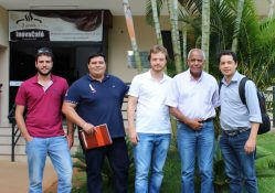 Representantes do Grupo Montesanto Tavares, durante visita à InovaCafé